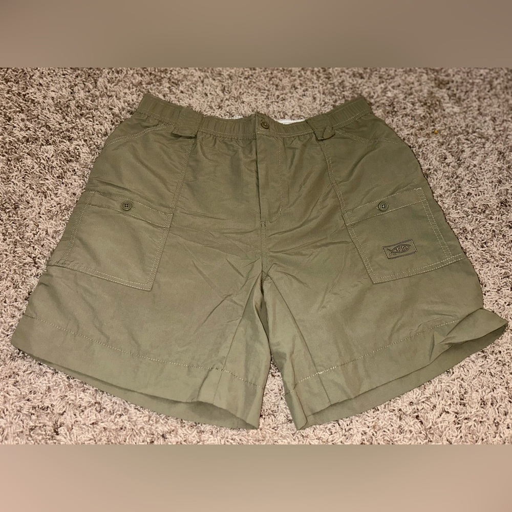 Men’s AFTCO Sage Green Cargo Shorts size 38